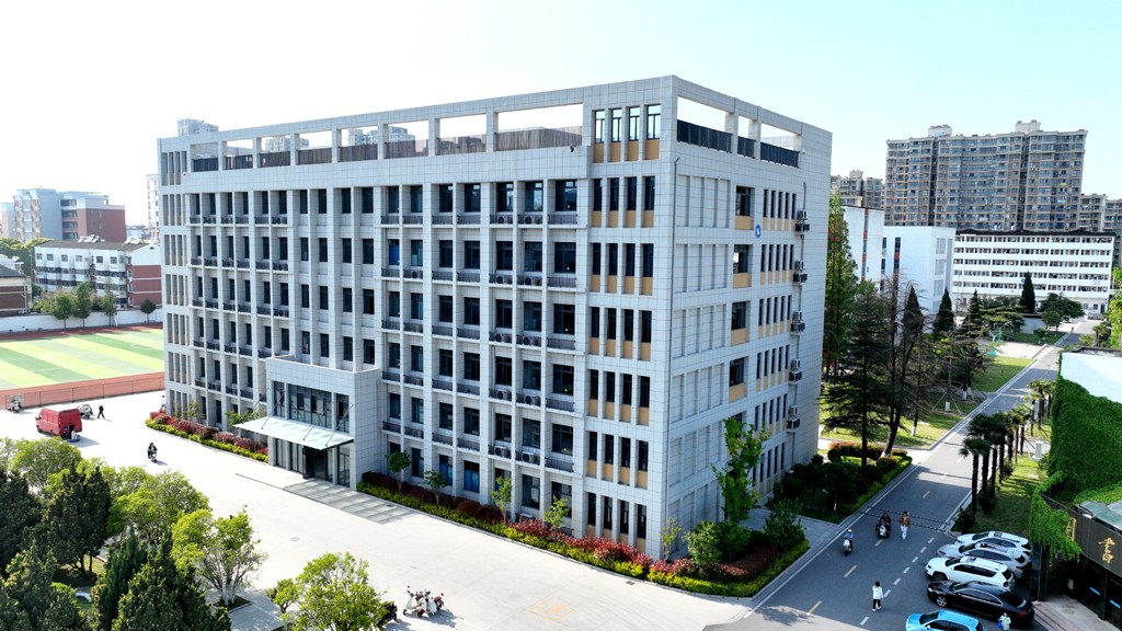 10 淮安技师学院教学楼2.JPG